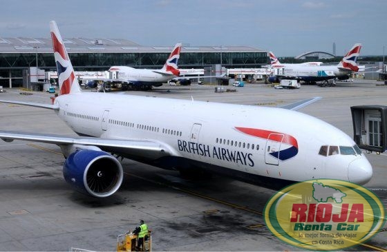 Primer vuelo directo entre Costa Rica e Inglaterra llegó este miércoles al país